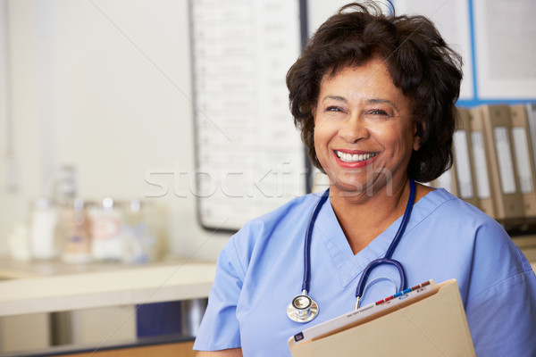 Vrouwelijke verpleegkundige station vrouw vrouwen Stockfoto © monkey_business