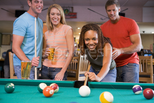 Junger Mann Lehre spielen Pool Frauen Stock foto © monkey_business