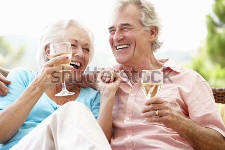 Stockfoto: Paar · woonkamer · champagne · glimlachend · man