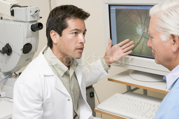 Orvos magyaráz szemvizsgálat eredmények beteg gyógyszer Stock fotó © monkey_business