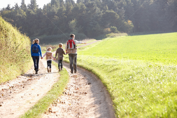 Jeunes famille marche parc fille homme [[stock_photo]] © monkey_business