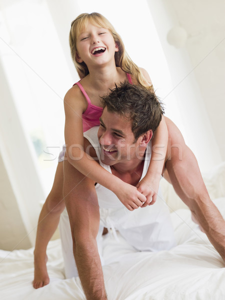 Stockfoto: Man · jong · meisje · bed · spelen · glimlachend · kinderen