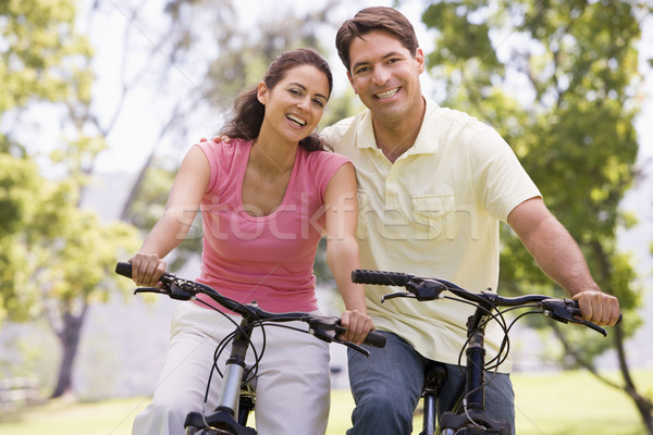 Zdjęcia stock: Para · rowery · odkryty · uśmiechnięty · człowiek · rower