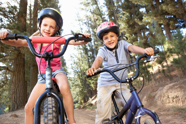 Stock fotó: Fiatal · gyerekek · biciklik · vidék · férfi · erdő