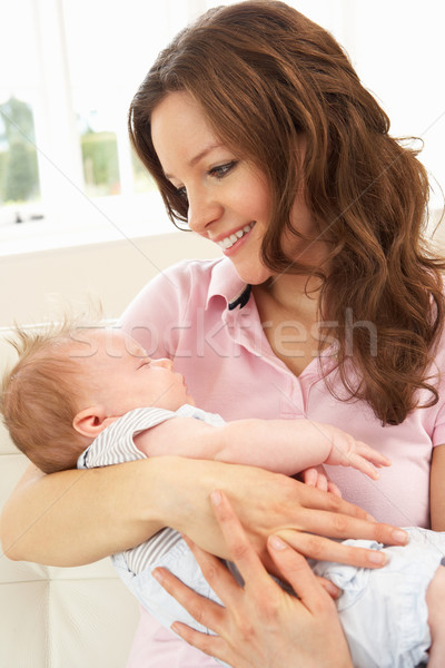 Közelkép szeretetteljes anya ölelkezés baba fiú Stock fotó © monkey_business
