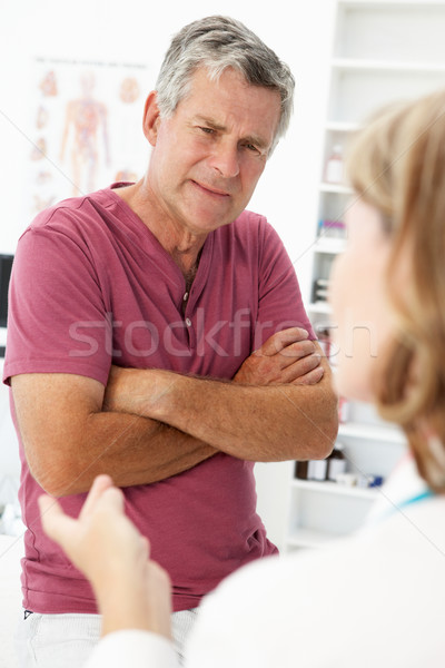 [[stock_photo]]: Supérieurs · homme · médecin · chambre · travail · Ouvrir · la