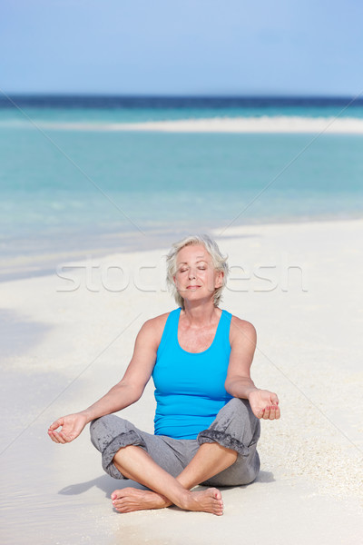 Senior donna bella spiaggia donne Foto d'archivio © monkey_business