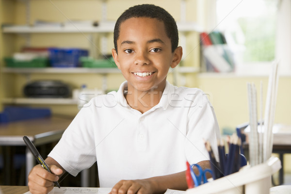 Foto stock: Estudante · estudar · classe · retrato · secretária · sala · de · aula