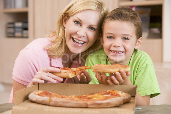 Moeder zoon eten pizza samen kind Stockfoto © monkey_business