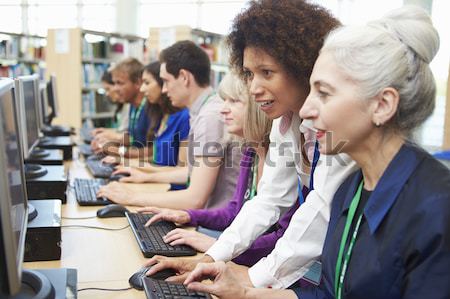 Elementare Studenten arbeiten Computer Klassenzimmer Computer Stock foto © monkey_business