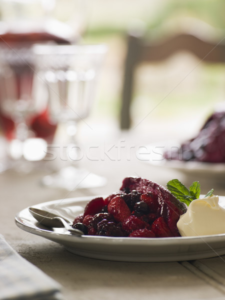 Zdjęcia stock: Lata · pudding · krem · owoców · szkła · tablicy