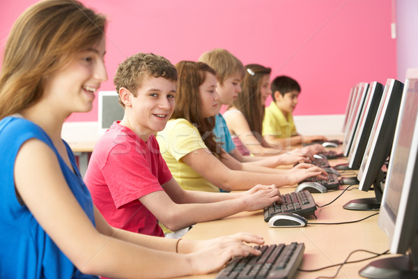 Adolescente estudantes classe informática sala de aula menina Foto stock © monkey_business