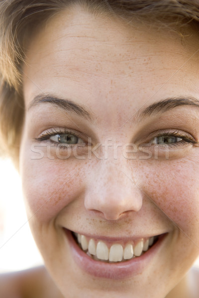 Foto stock: Cabeza · tiro · mujer · sonriente · retrato · sonriendo · hermosa