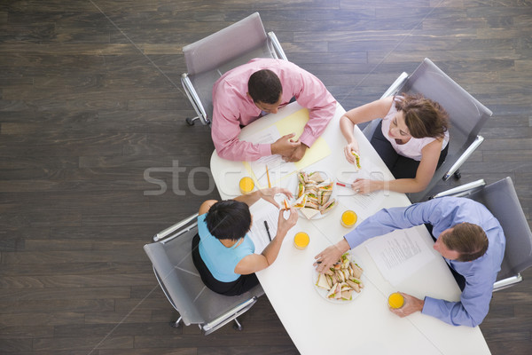 Stock foto: Vier · Geschäftsleute · Sitzungssaal · Tabelle · Sandwiches · Business