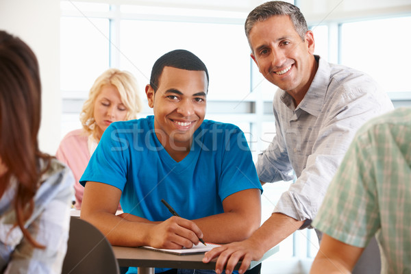 Tutor helfen Studenten Klasse Frauen glücklich Stock foto © monkey_business