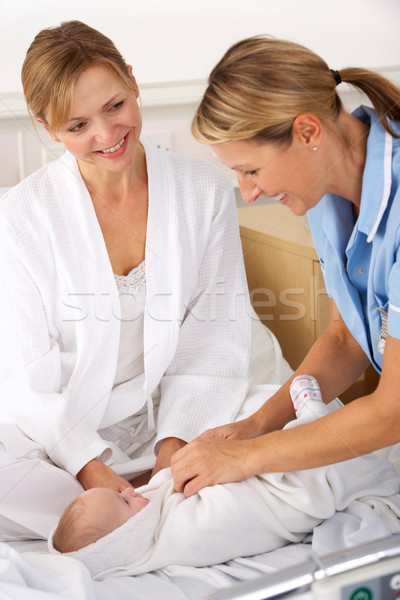 Stock foto: Krankenschwester · Mutter · neu · geboren · Baby · Mädchen · Kind