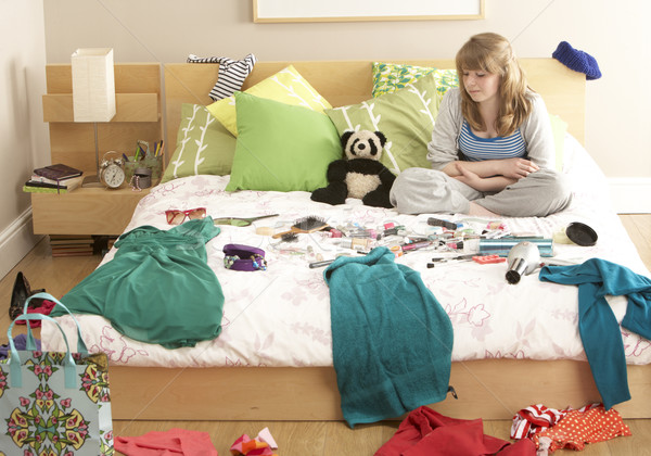 Schlafzimmer Mädchen jungen Kleidung Teenager Stock foto © monkey_business