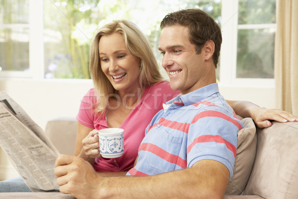 Stockfoto: Paar · lezing · krant · home · vrouw · koffie