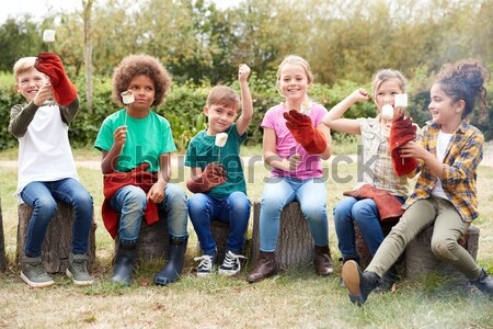 Famiglia barbeque inverno spiaggia alimentare bambini Foto d'archivio © monkey_business