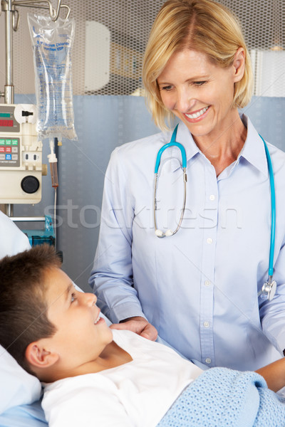 Doktor çocuk hasta kadın kadın mutlu Stok fotoğraf © monkey_business