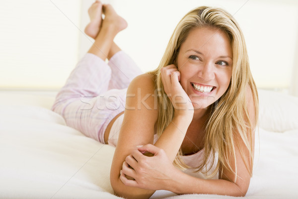 Stok fotoğraf: Kadın · yatak · odası · gülümseyen · kadın · gülen · kadın · mutlu
