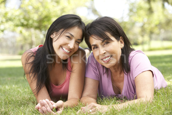 [[stock_photo]]: Supérieurs · femme · adulte · fille · parc · femmes