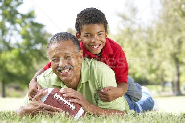 Foto stock: Abuelo · nieto · parque · americano · fútbol · hombre