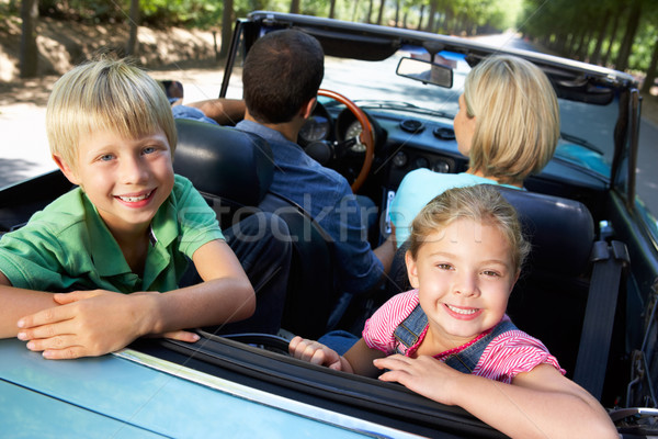 Aile spor araba kadın çocuklar yol güneş Stok fotoğraf © monkey_business