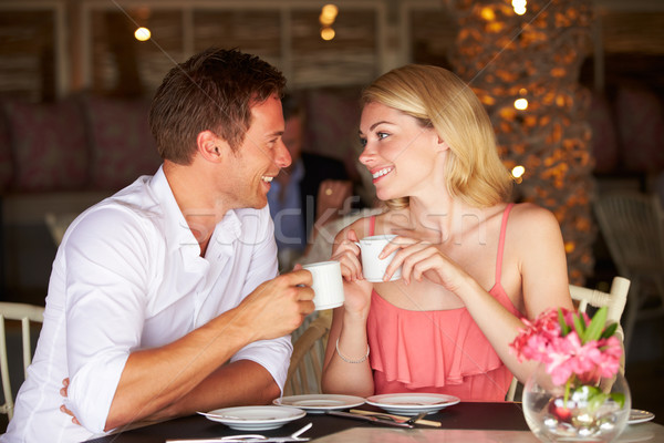 Cuplu ceaşcă cafea restaurant tabel Imagine de stoc © monkey_business
