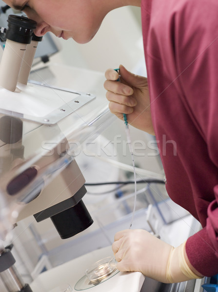 Sperma ou laborator medical femeie microscop Imagine de stoc © monkey_business