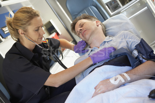 Paramédicaux patient ambulance infirmière portrait Homme [[stock_photo]] © monkey_business