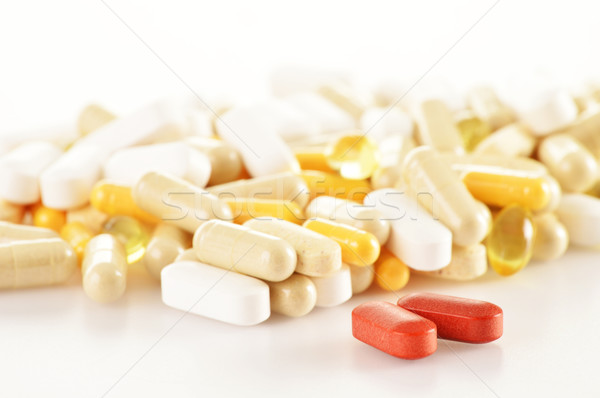 Cápsulas droga pílulas comida natureza Foto stock © monticelllo