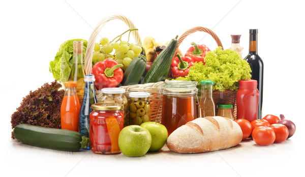 Foto stock: Comestibles · productos · cesta · de · la · compra · agua · vino · frutas