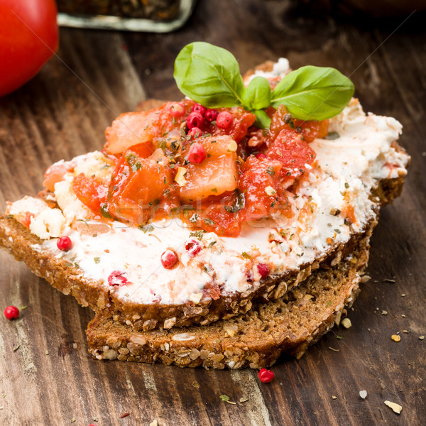 Queijo de cabra pão manjericão tomates comida queijo Foto stock © Moradoheath