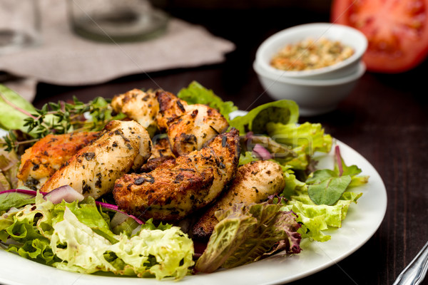 Petto di pollo insalata fresche pomodoro mangiare barbecue Foto d'archivio © Moradoheath