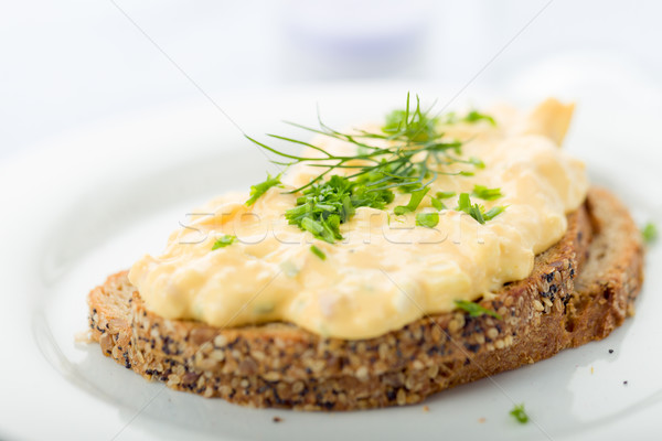 Uovo insalata fresche erba cipollina pancetta pane di frumento Foto d'archivio © Moradoheath