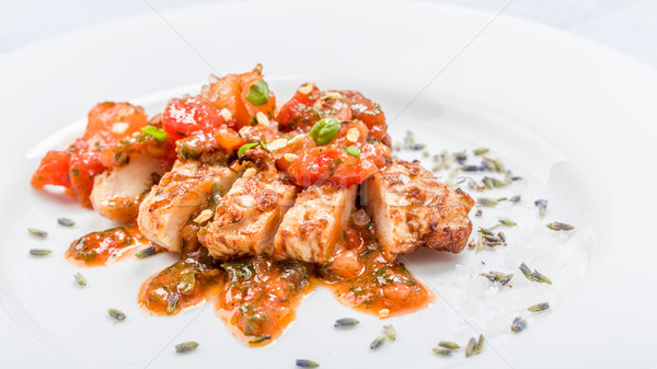 Petto di pollo pomodoro basilico salsa salsa di pomodoro lavanda Foto d'archivio © Moradoheath