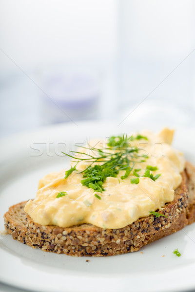 Uovo insalata fresche erba cipollina pancetta pane di frumento Foto d'archivio © Moradoheath