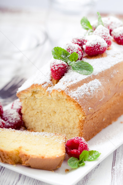 蛋糕 山莓 薄荷 葉 糖粉 生日 商業照片 © Moradoheath