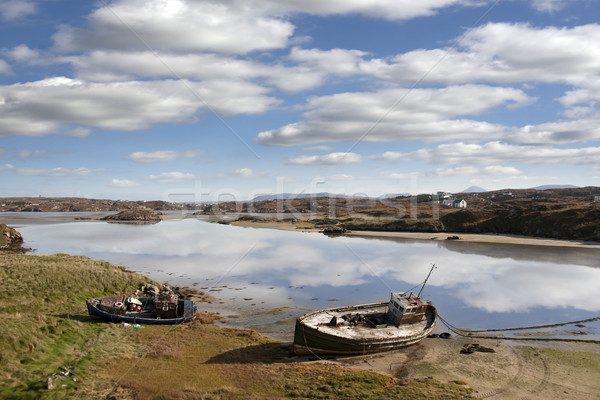 Eski balık tutma tekneler plaj iki sahil Stok fotoğraf © morrbyte