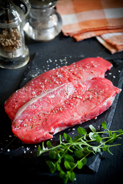 Foto stock: Costela · olho · bife · temperos · dois · prato