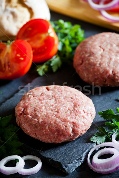 Burger roşii cepe cuplu ierburi Imagine de stoc © mpessaris