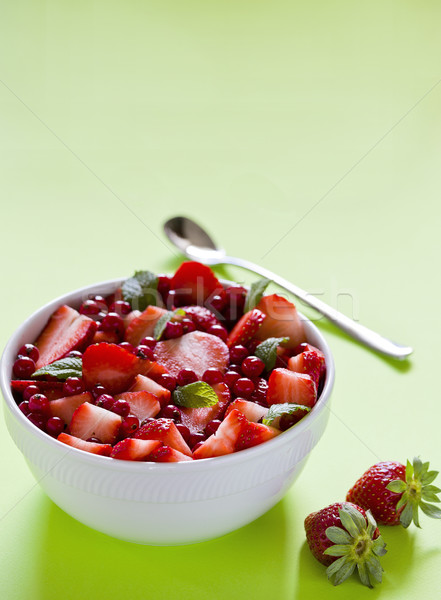Morango saladeira tigela vermelho frutas Foto stock © mpessaris