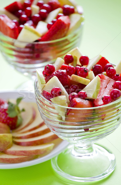 Fructe proaspete salată fotografie doua boluri colorat Imagine de stoc © mpessaris