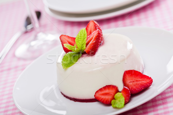 Imagine de stoc: Căpşună · desert · fotografie · alimente · roşu