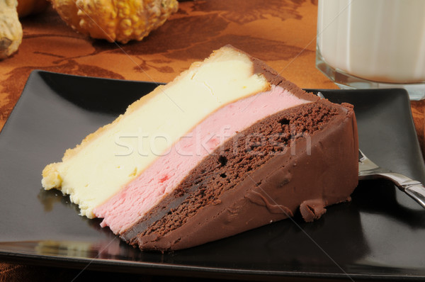 Bolo de queijo delicioso bolo de queijo baunilha morango camadas Foto stock © MSPhotographic
