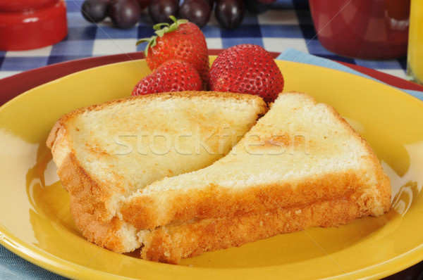 Toast Erdbeeren heißen frischen voll Picknick-Tisch Stock foto © MSPhotographic