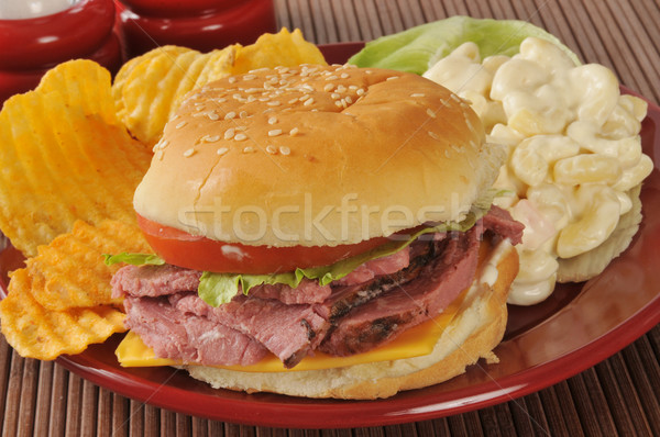 Foto d'archivio: Carne · sandwich · maccheroni · insalata · formaggio · hamburger