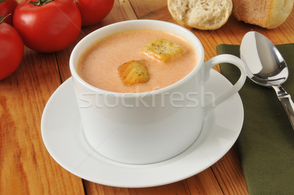 Sahne Tomatensuppe Tasse Abendessen Rollen Tabelle Stock foto © MSPhotographic