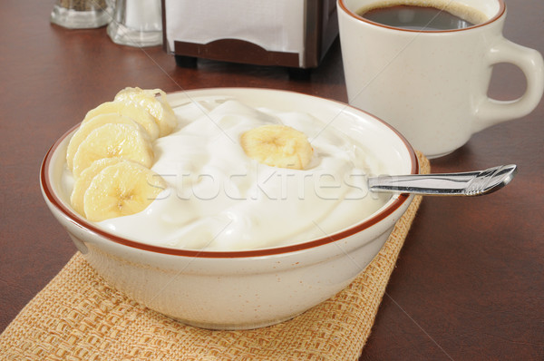 Banaan yoghurt groot kom vanille vers Stockfoto © MSPhotographic